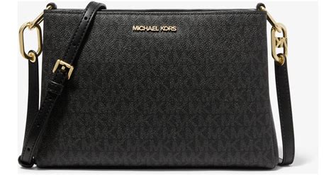 trisha michael kors bag.